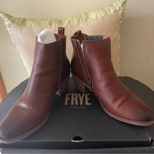 Frye Women's Cognac Chelsea Boots